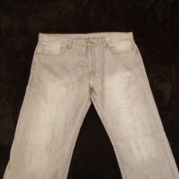 Levi Jean's - Picture 2 of 6